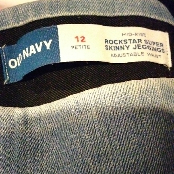 OLD NAVY,12 petite, mid-rise, rockstar super skinny Jeggings - Picture 3 of 9